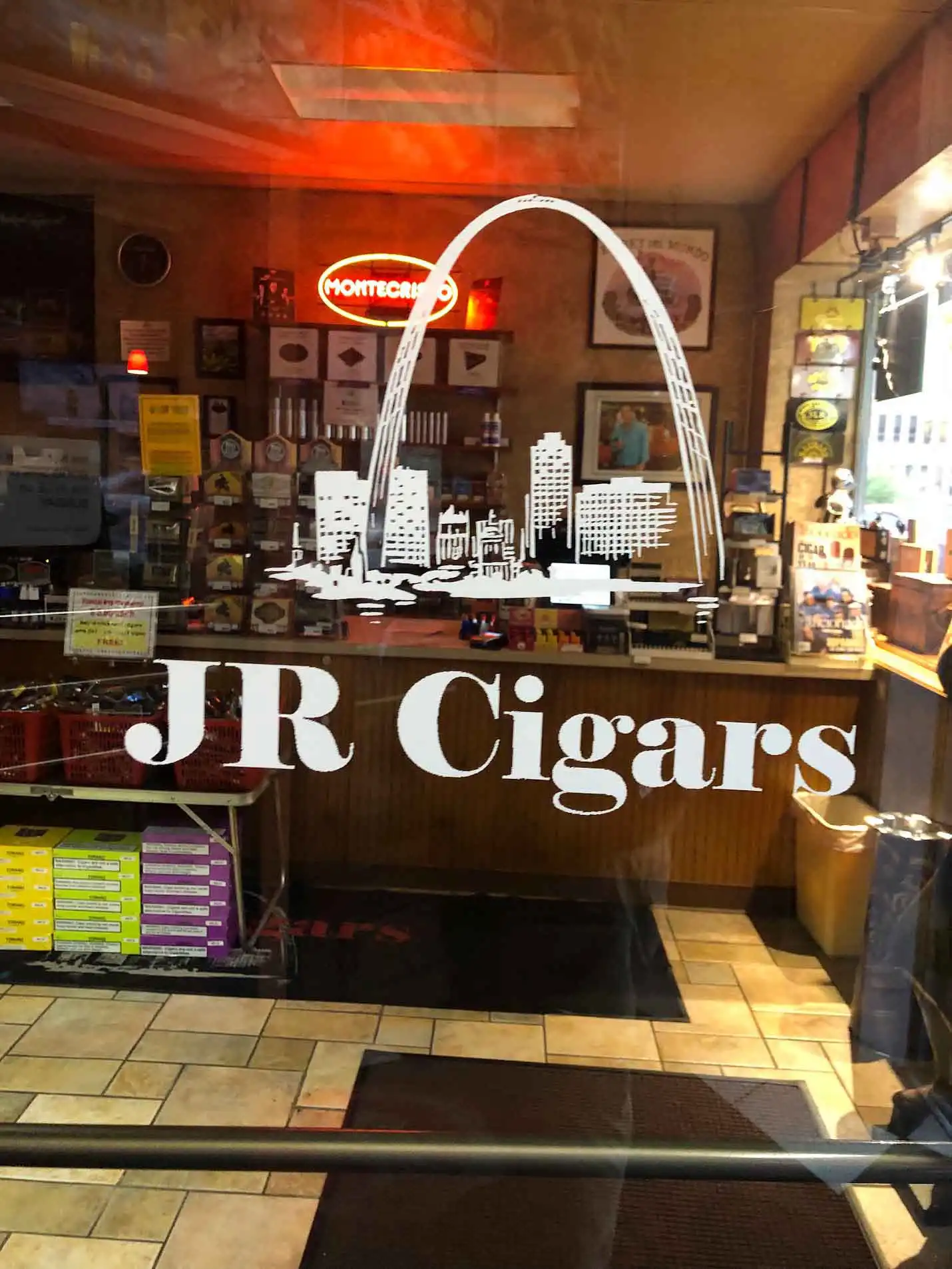 logo for 00205-jr-cigars.webp