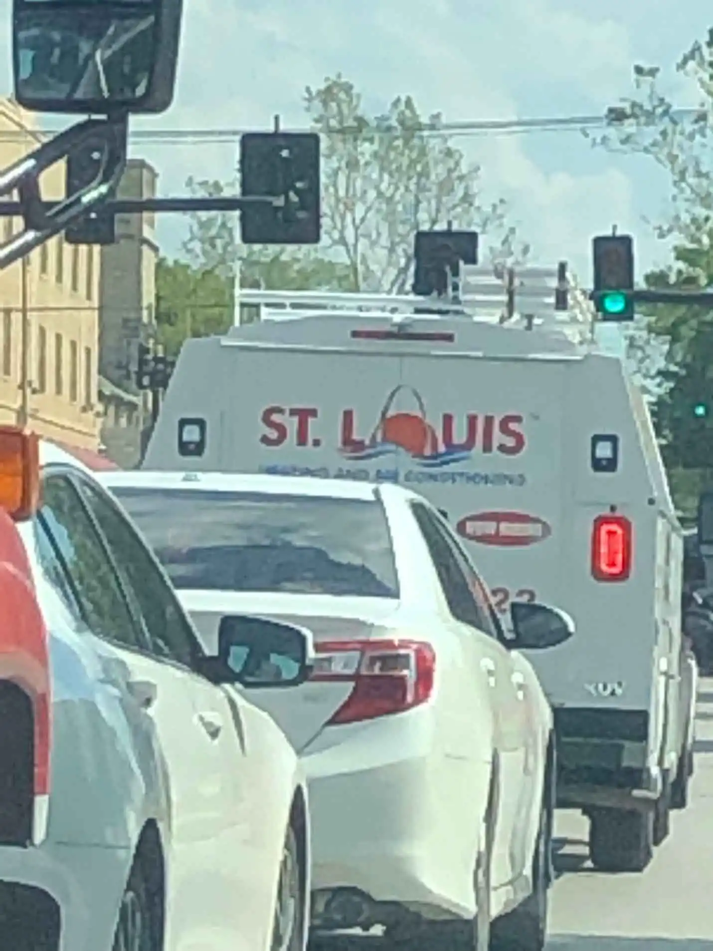 logo for 00372-st-louis-heating-and-air-conditioning.webp