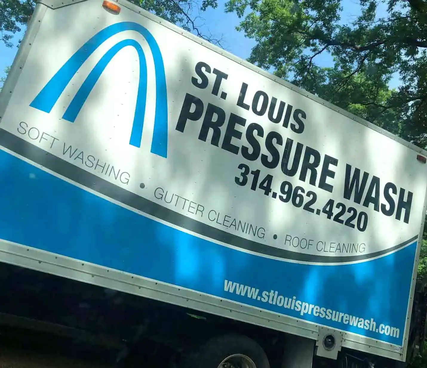 logo for 00390-st-louis-pressure-wash.webp